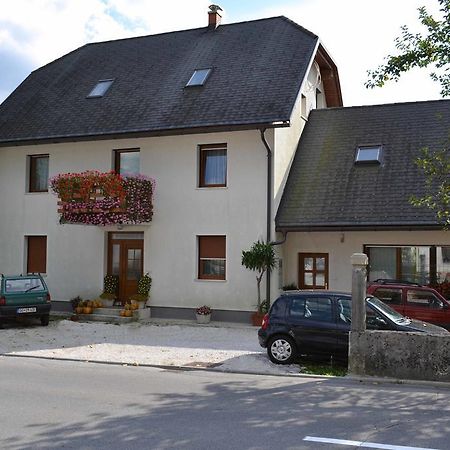 Apartmaji Pri Ticelnu Bovec Eksteriør billede